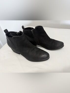 Blondo Waterproof Black Ankle Boots — Size 8.5W Low Heel Comfort